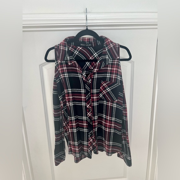 Mixed Threads Allayah Cold Shoulder Top size medium - Picture 2 of 6